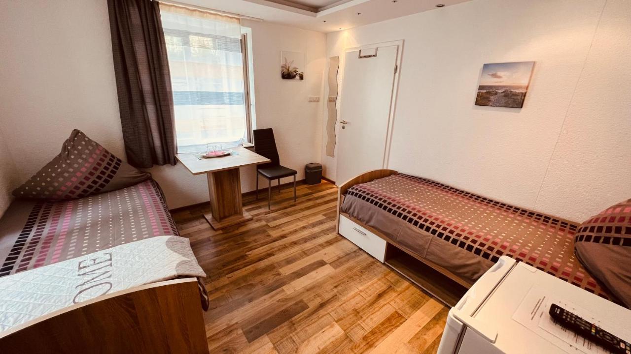 Sehr Zentrales Und Modernes Zimmer In Isny Im Allgaeu Mit Gemeinschaftsbad Apartamento Exterior foto